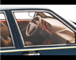 Lancia Thema 8.32 1986 NERO EBANO Laudoracing 1:18 Resinemodell (Türen, Motorhaube... nicht zu öffnen!)